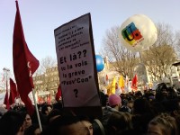 Et là ?? Tu la vois la grève, «Pauv' Con» ?